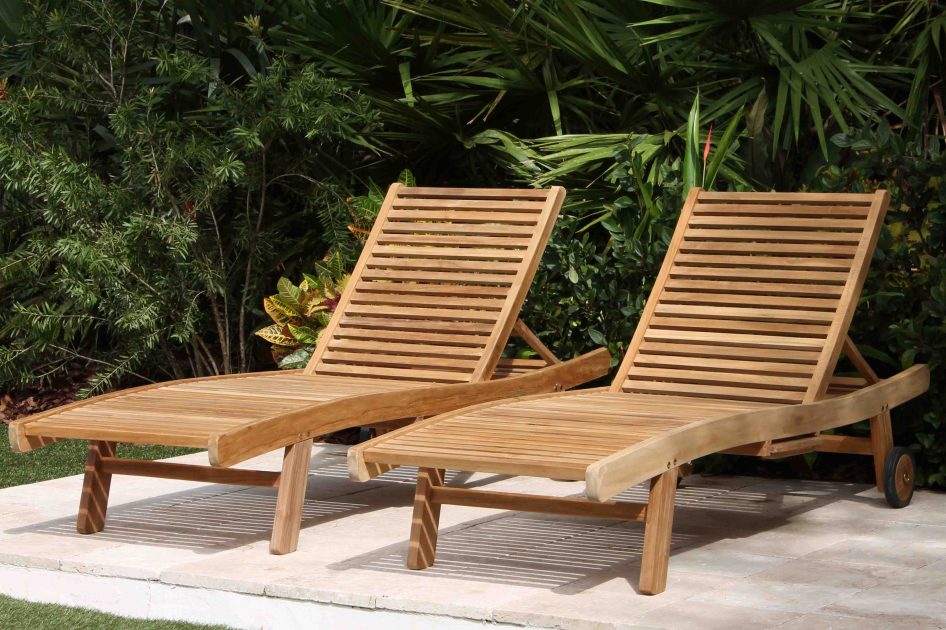 2 x Curve Loungers - side