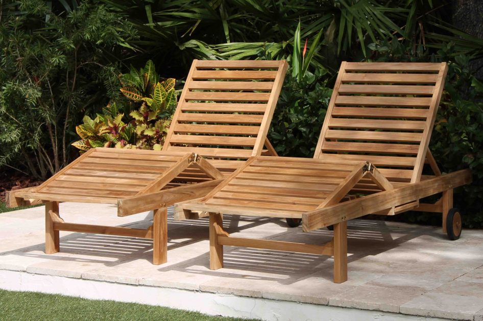 2 x Deluxe Loungers - side