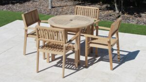 36in Round 4 Leg Table with Cove Armchair